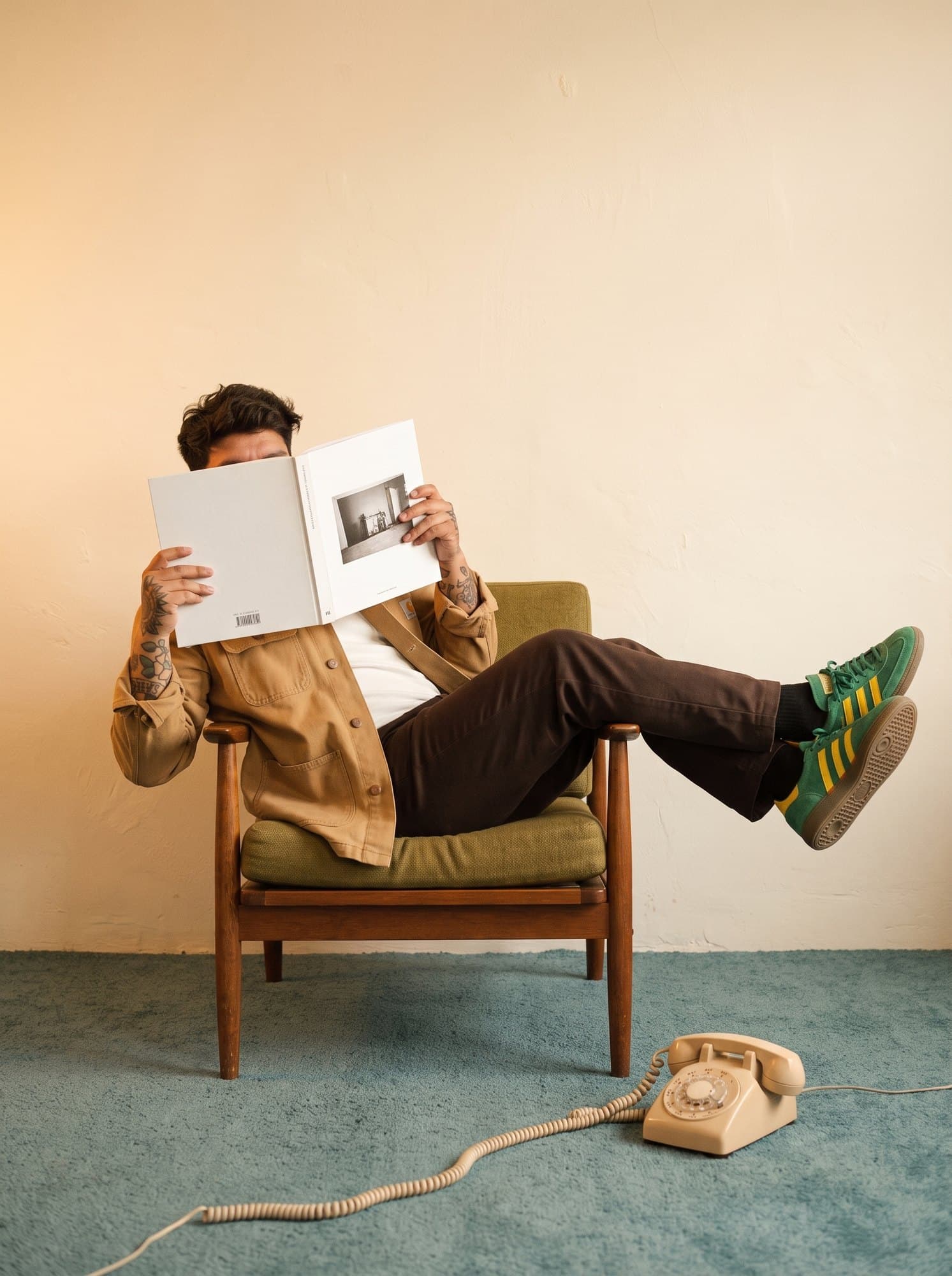 Leyendo en el sillón